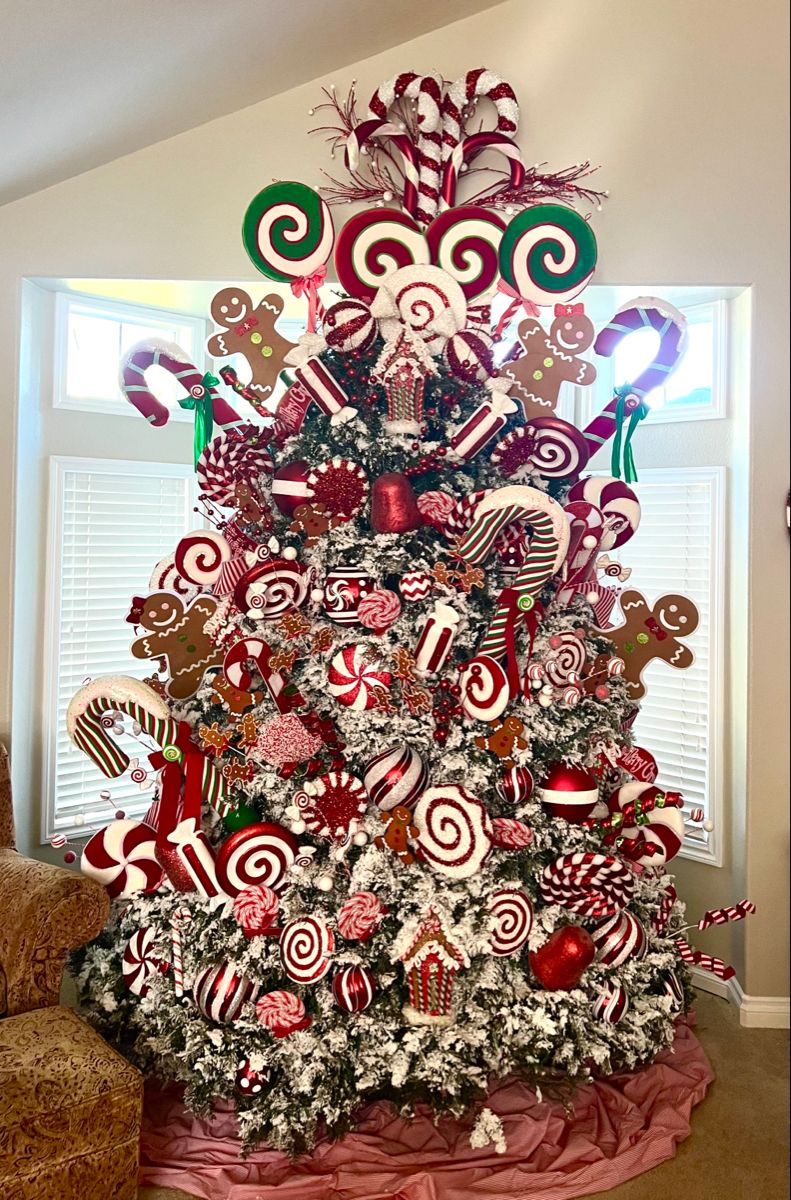 Sweeten Your Holidays with Candy Cane Lane Christmas Decorations ...