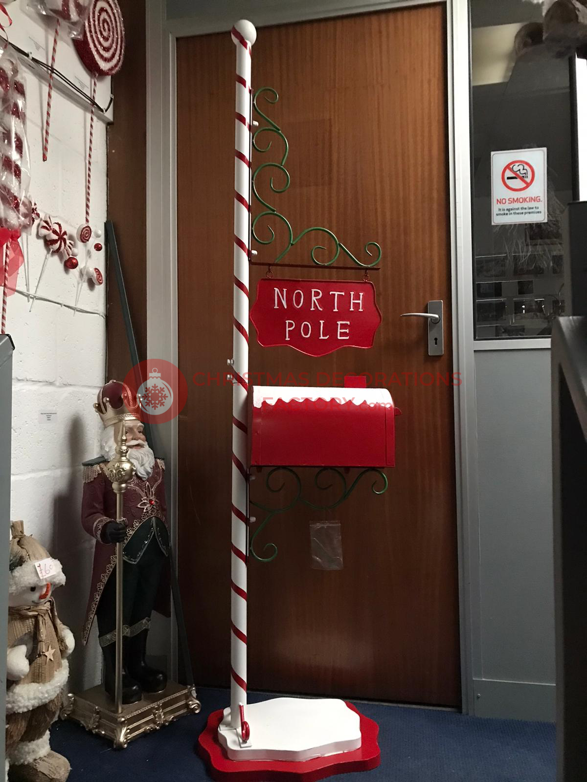 184cm North Pole Mail Box