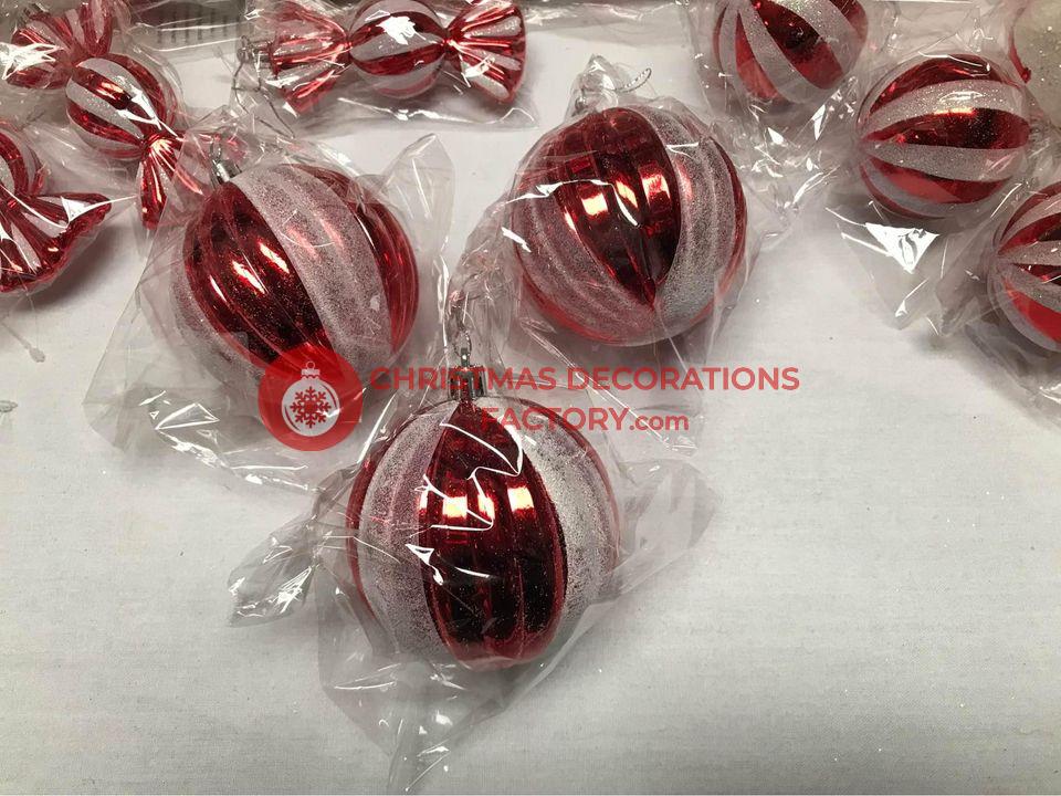 80mm Segment Swirl Candy Ball Bauble